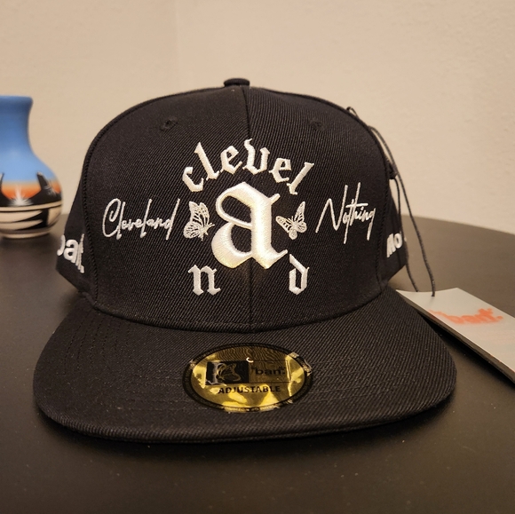 BAN Cleveland Snapback - Picture 1 of 4